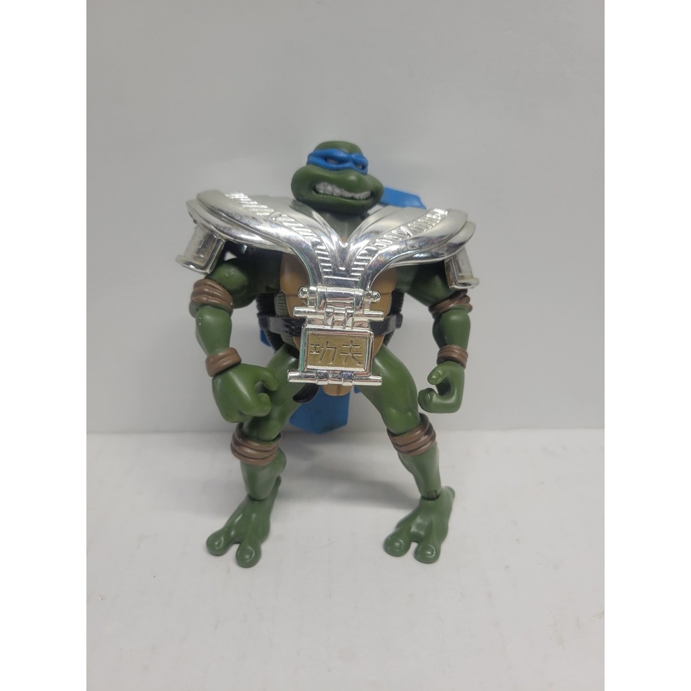 TMNT Leonardo Action Figure 2004 Playmates Toys Blue Mask Silver Armor Cape